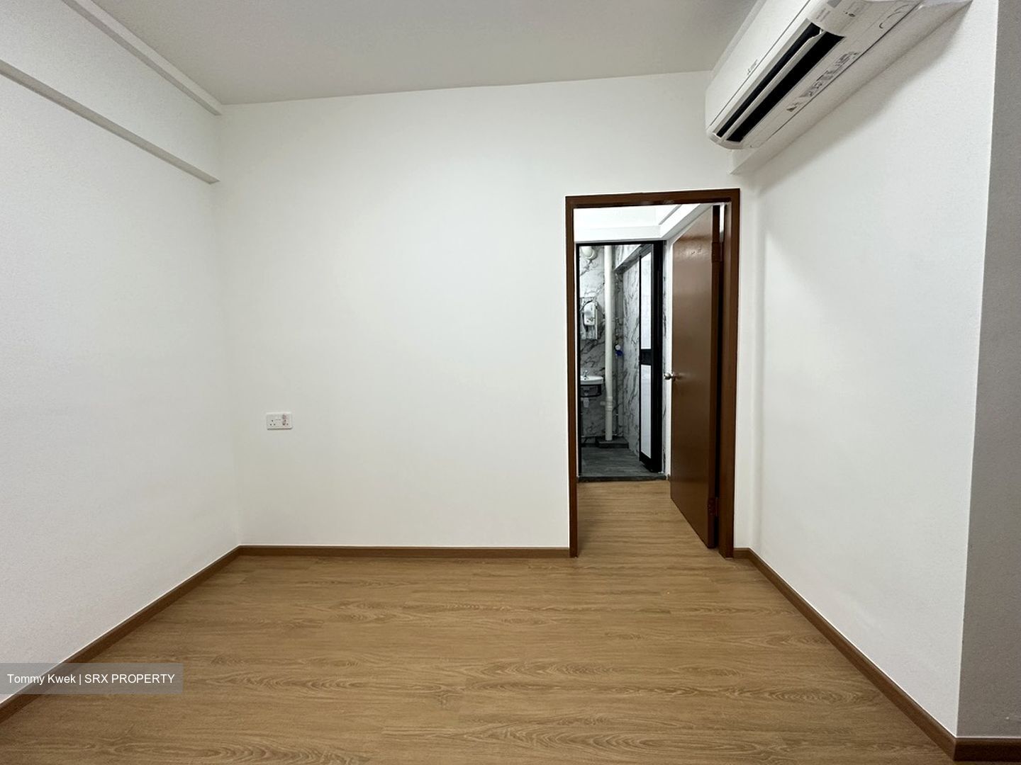Hougang Avenue 1 (Hougang),  #618161351